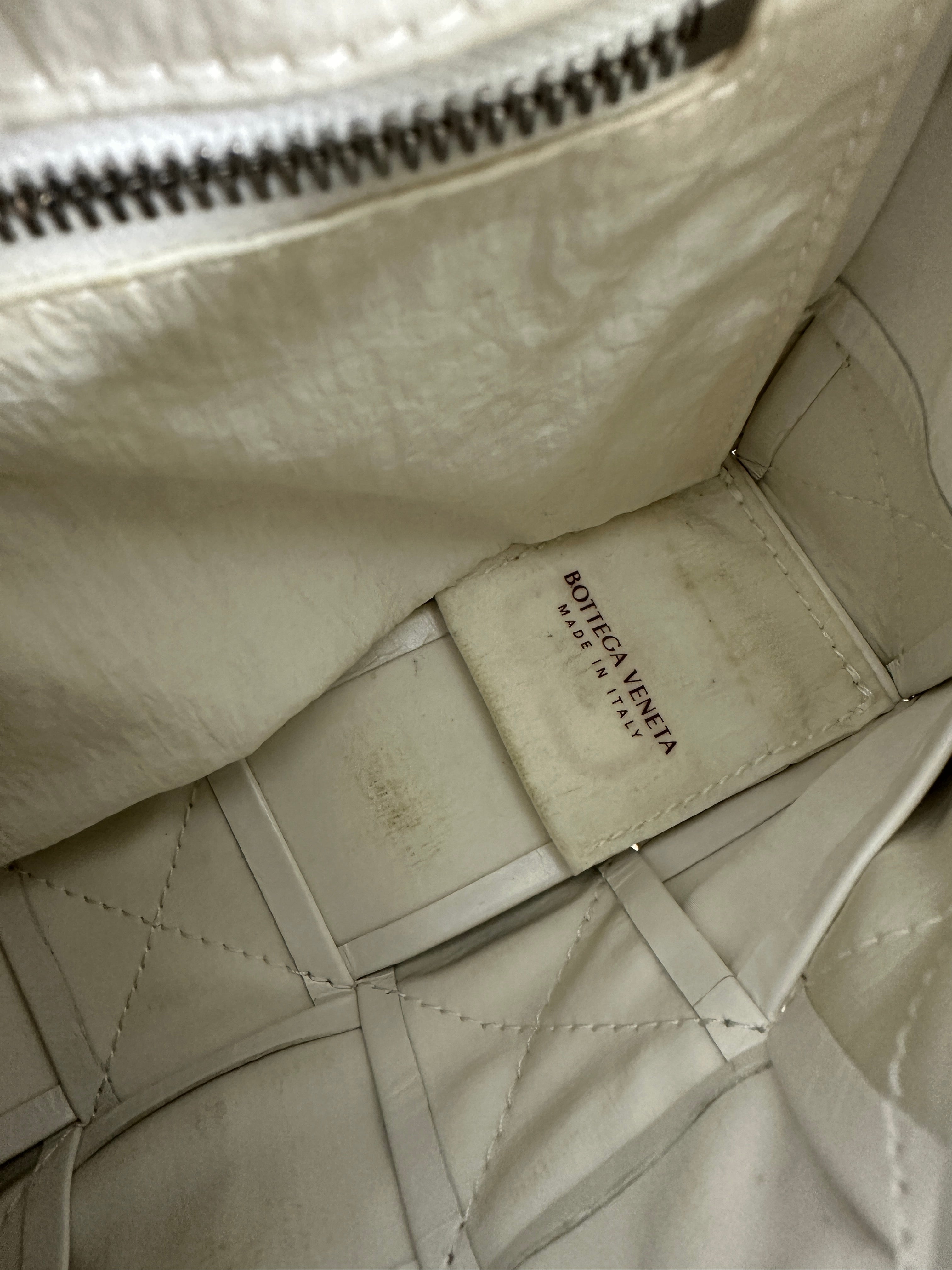Bottega Veneta White Intrecciato Leather Casette Bag