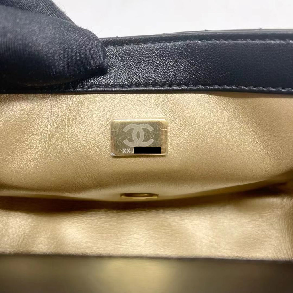 Chanel 21B Pearl Crush Mini Square Flap Bag Black