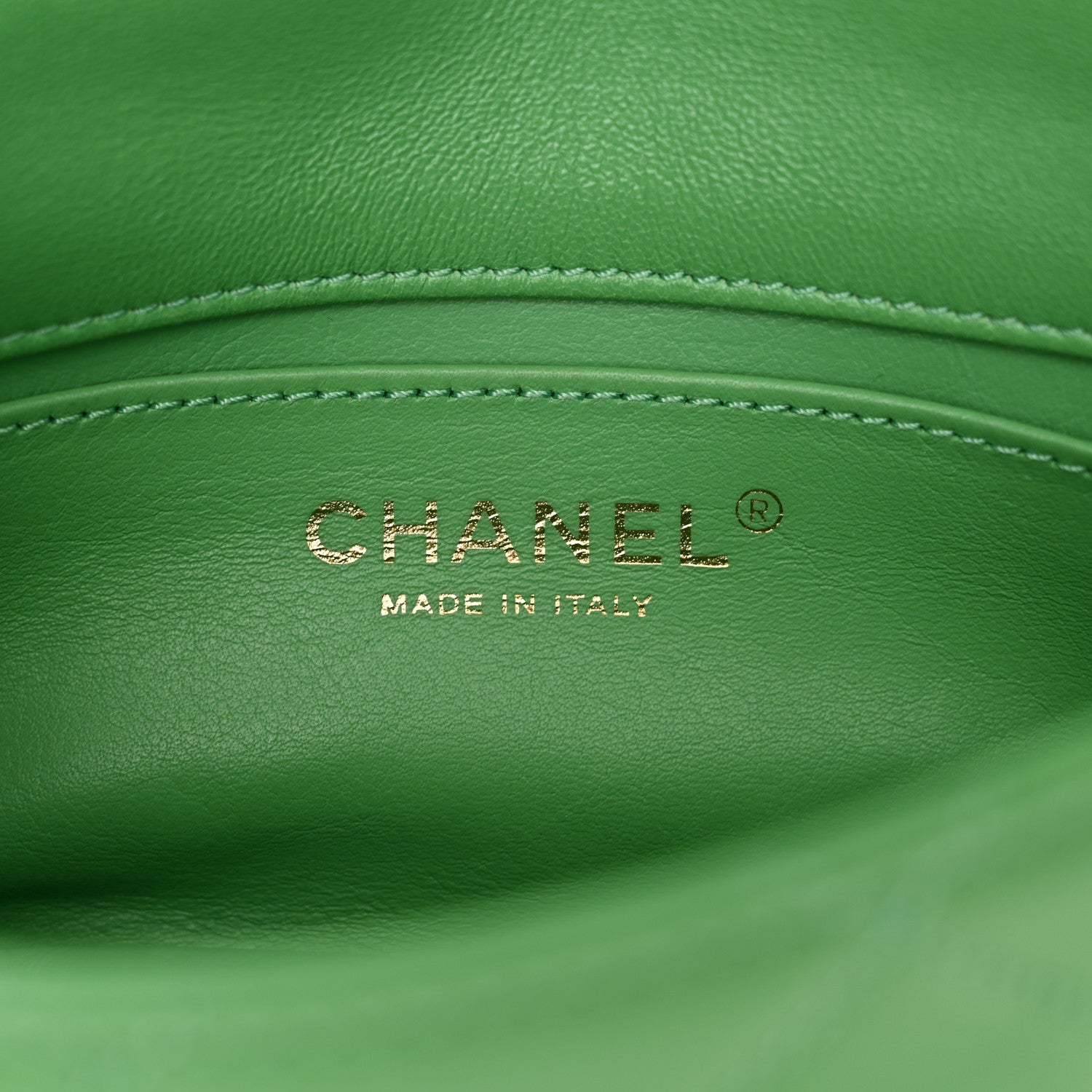 Shiny Lambskin Small Chain Is More Flap Green