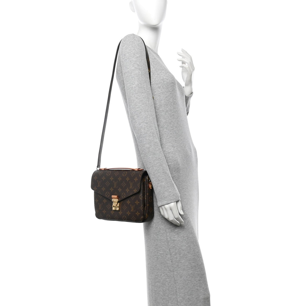 Monogram Pochette Metis