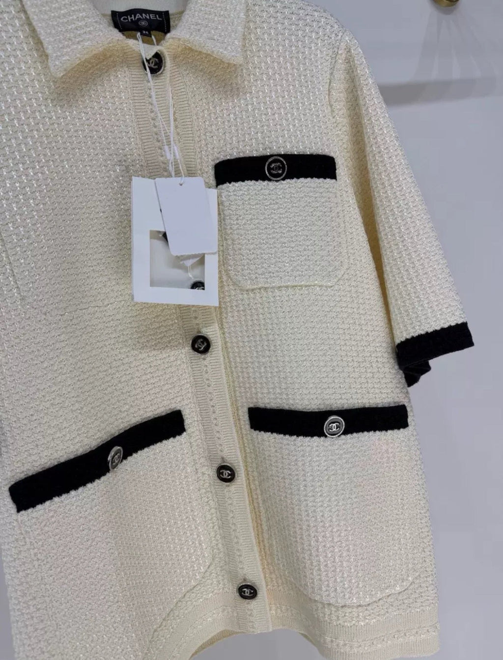 Chanel 24P polo écru & black igan