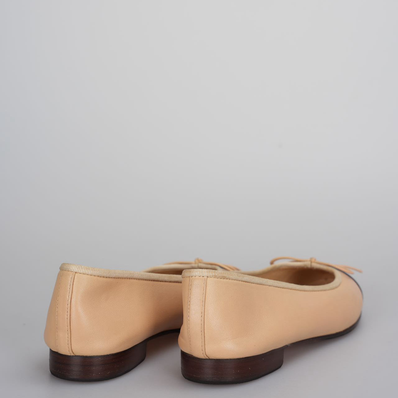 Chanel Beige/Black Leather CC Bow Cap Toe Ballet Flats Size 35 .5