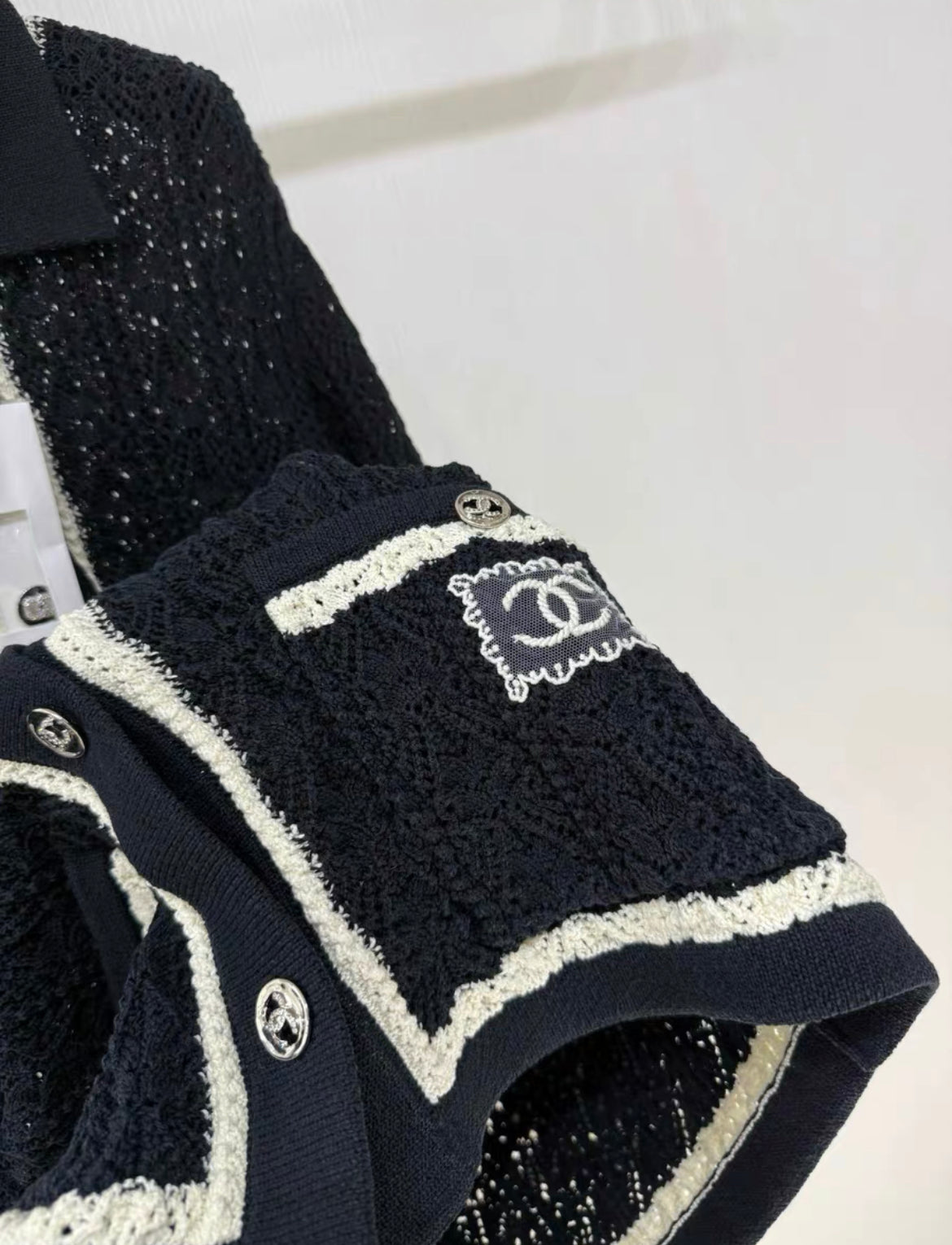 Chanel 24P black and white knitted igan size 34