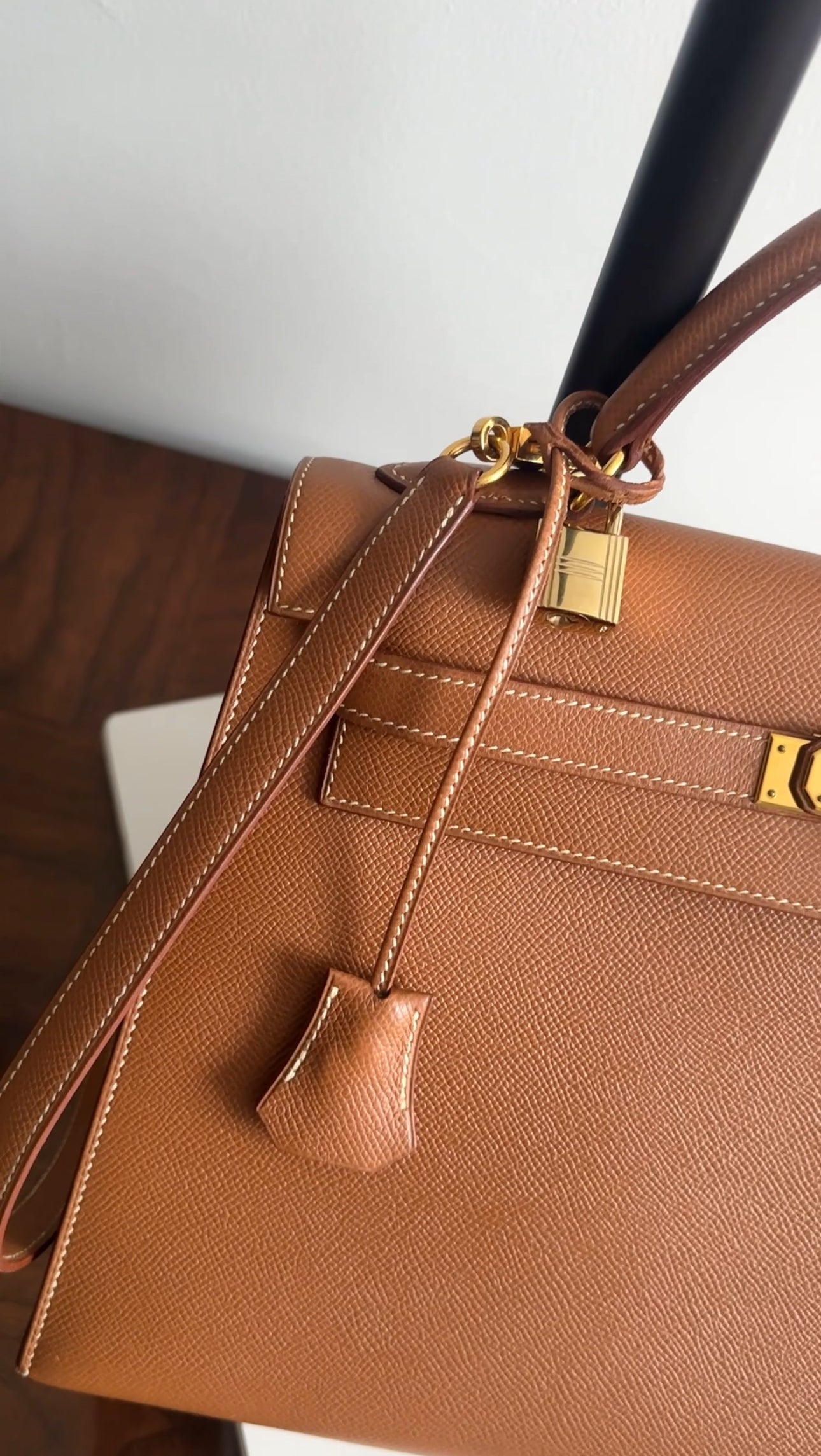 Hermes Vintage 1997 Kelly 32 Gold Courchevel Sellier Bag GHW