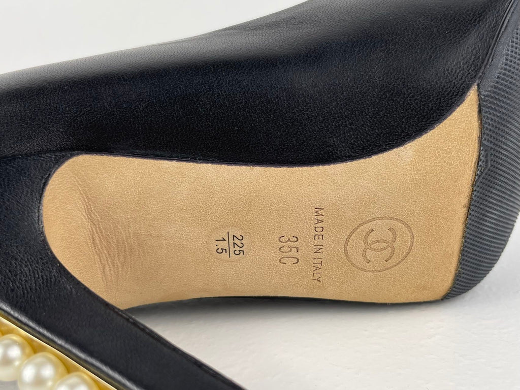 Chanel Leather Black Pumps with Pearls Heels CC Logo 35