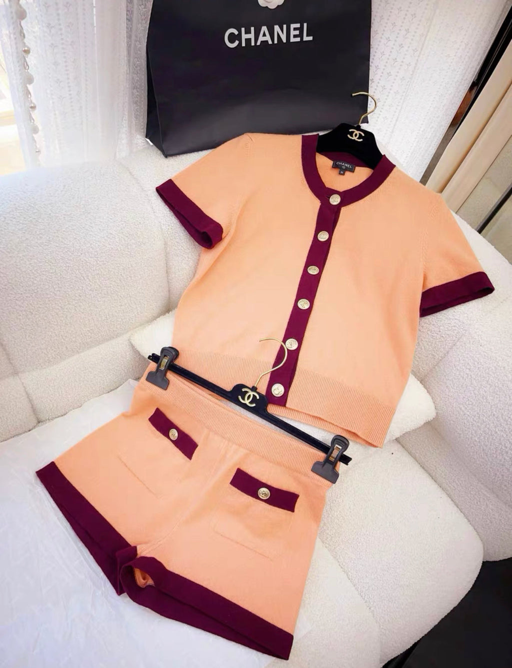 Chanel 20A orange red cashmere igan and shorts size 36