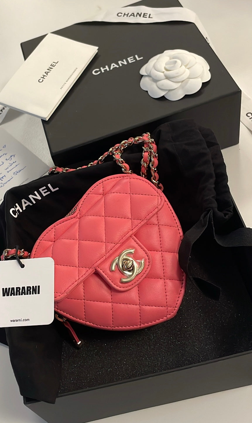 Chanel 22S Pink Small heart bag