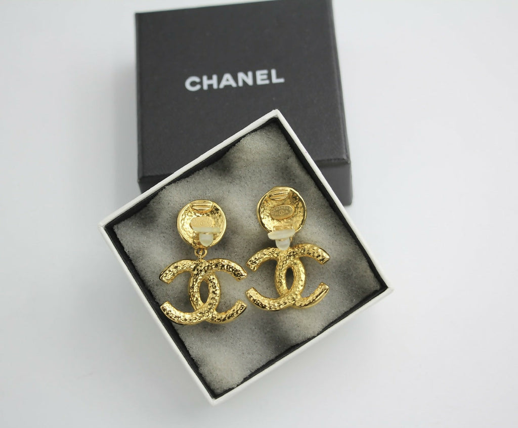 Chanel Vintage 95A Gold-plated Carved Dangle Clip-on Earrings