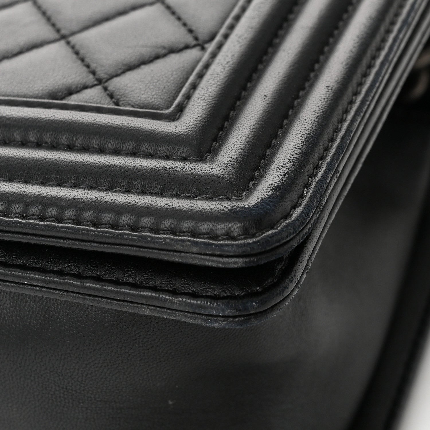 Lambskin Quilted Medium Boy Flap Black