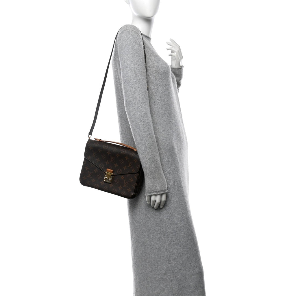 Monogram Pochette Metis