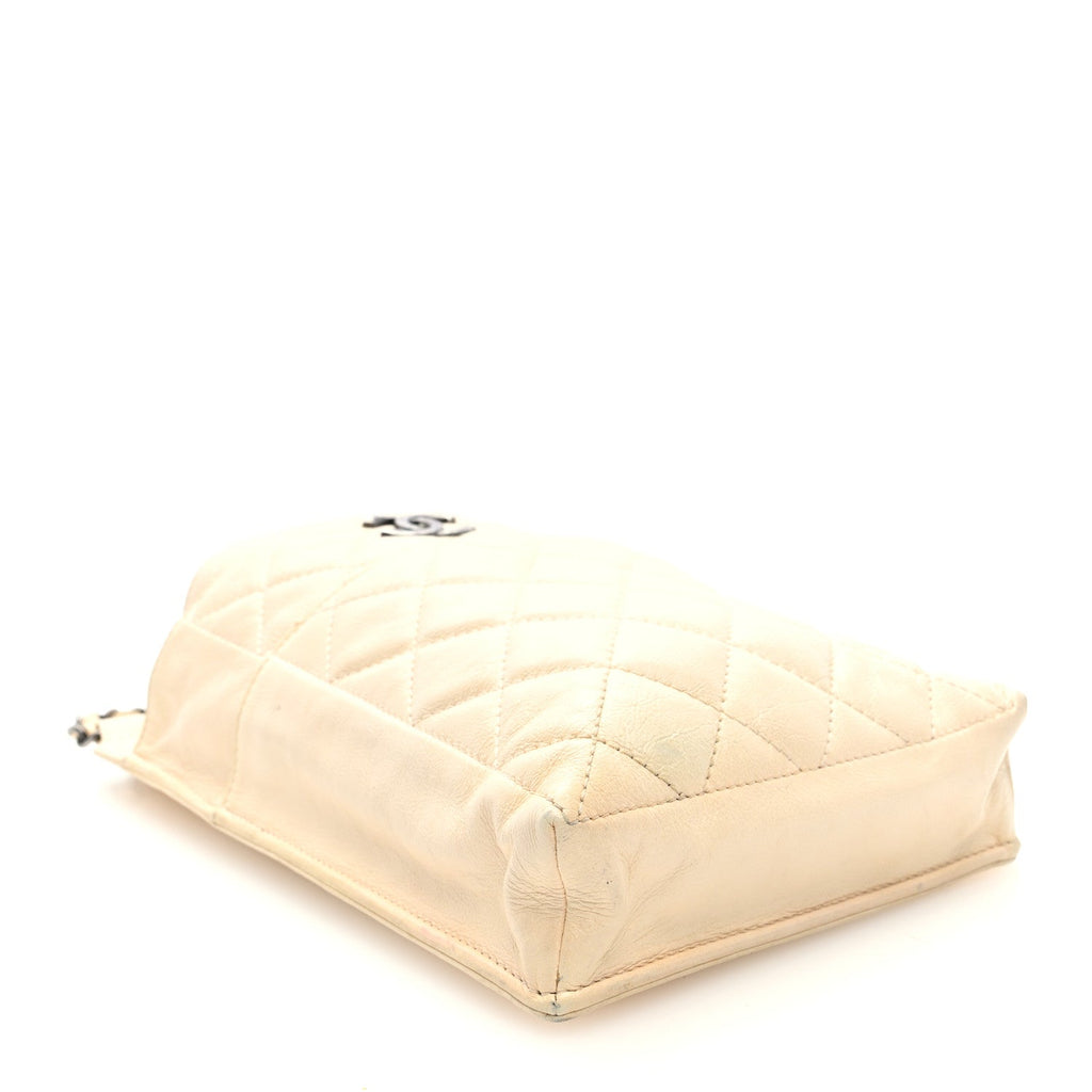 Calfskin Quilted CC Waiter Clutch Clutch With Chain White