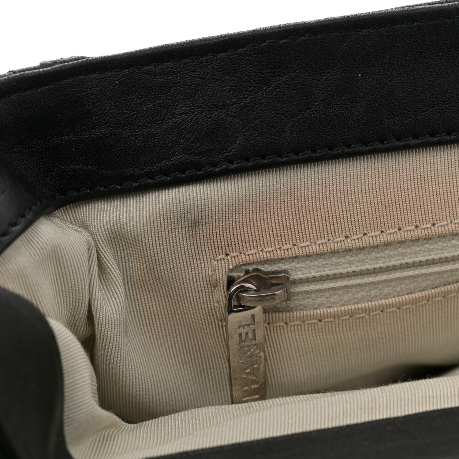 Washed Lambskin Quilted Medium Chain Around Messenger Black
