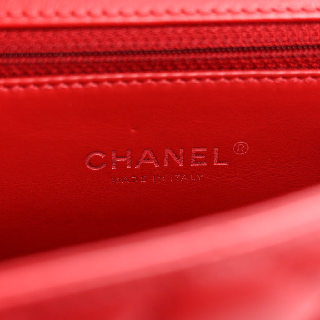 Calfskin Quilted Medium CC Filigree Flap Red