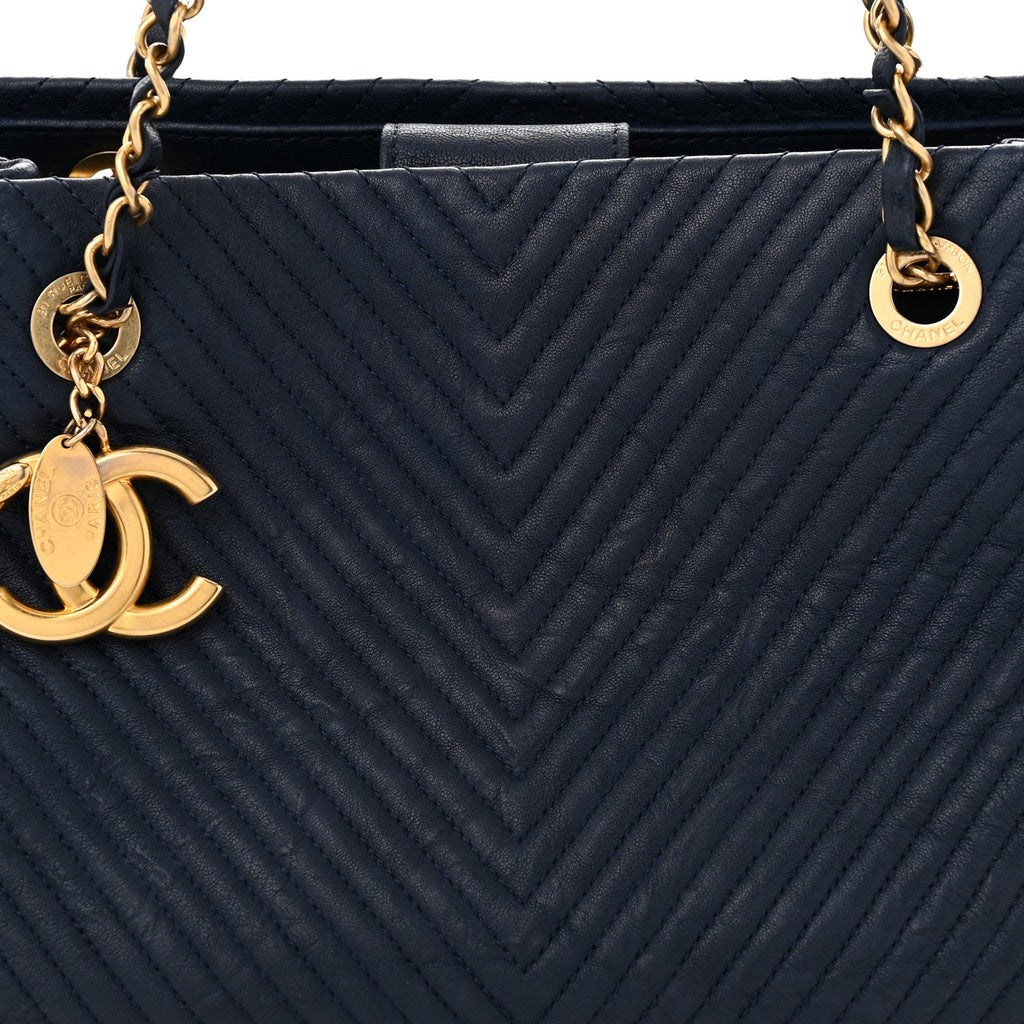 Wrinkled Lambskin Chevron Quilted Surpique Tote Navy Blue