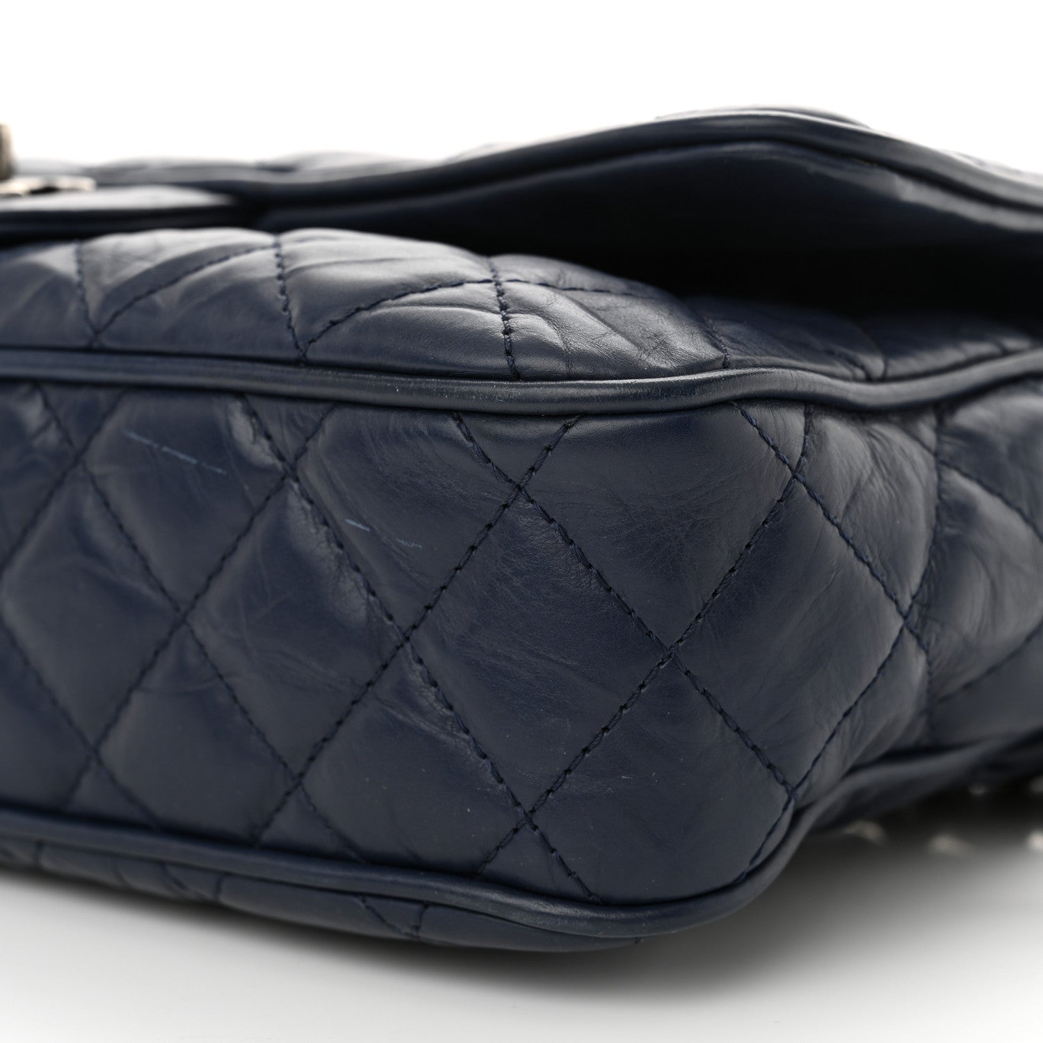 Crumpled Calfskin Quilted Medium Casual Rock Flap Navy