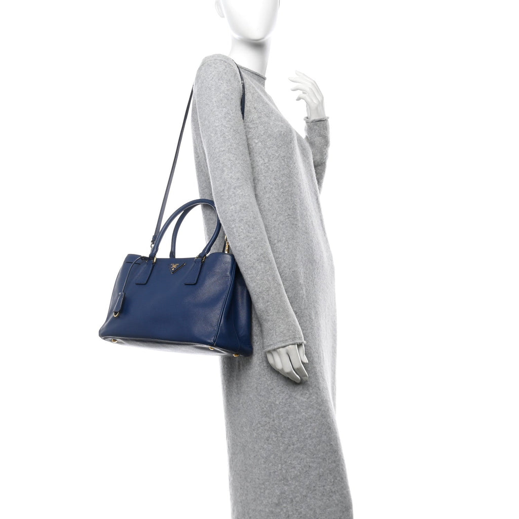 Saffiano Lux Medium Tote Bluette