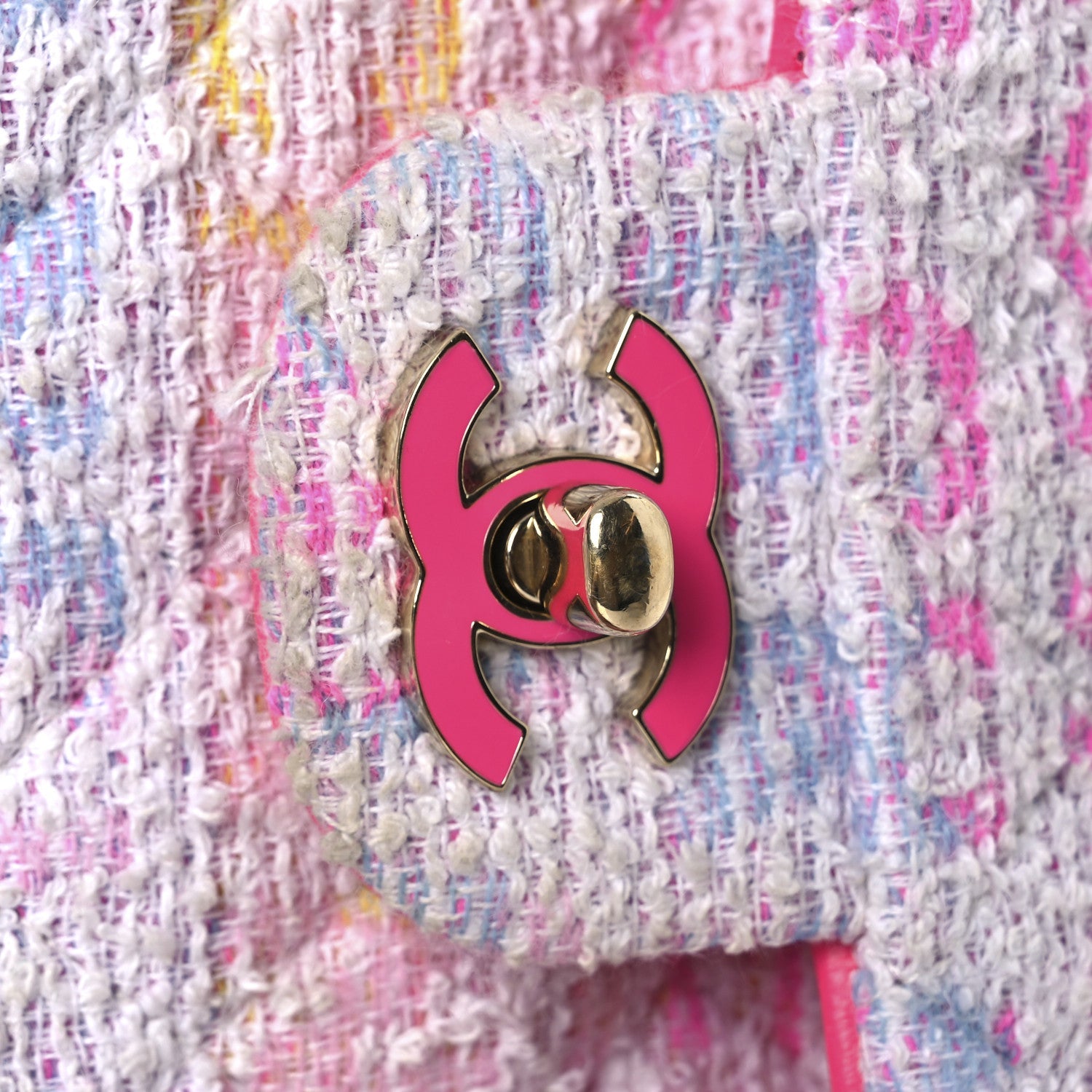 Tweed Quilted Enamel CC Logo Medium Double Flap Pink Multicolor