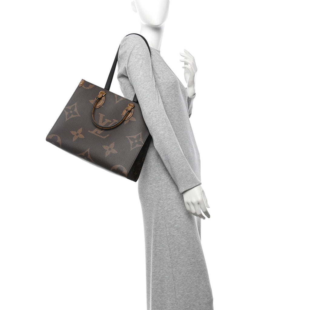 Reverse Monogram Giant Onthego MM