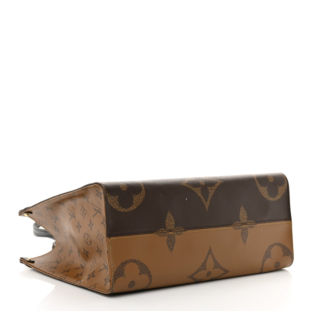 Reverse Monogram Giant Onthego MM