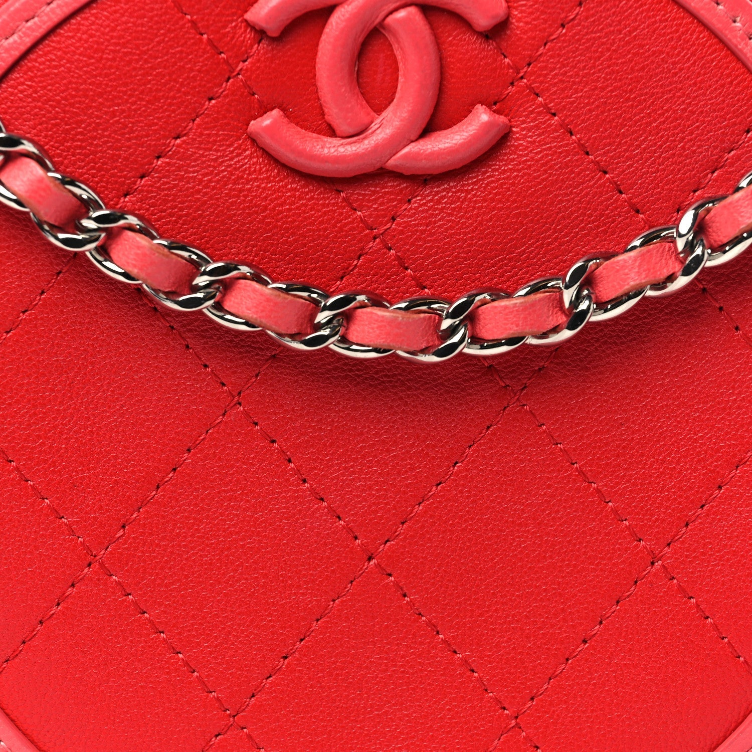 Calfskin Quilted Bi-Color CC Round Clutch With Chain Pink Red