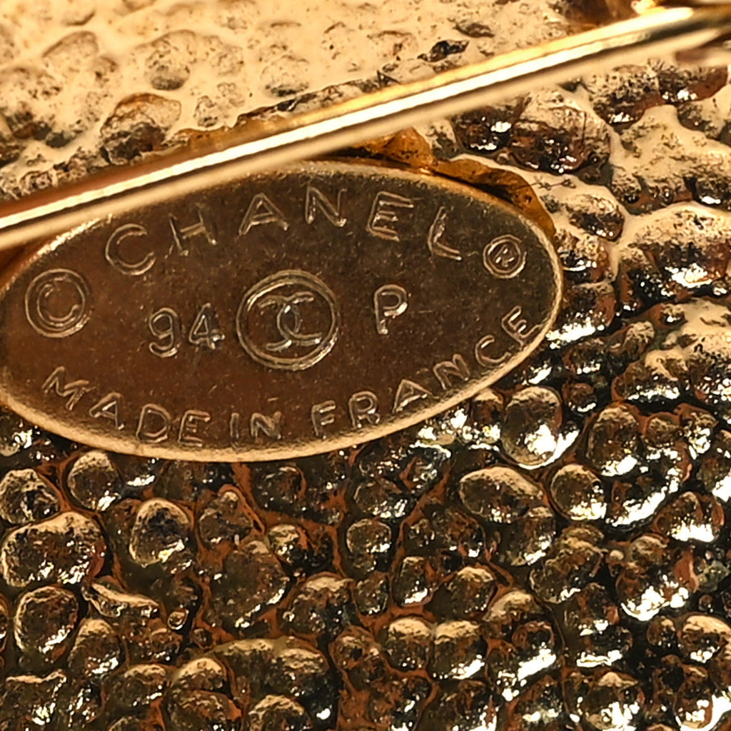 CC Round Brooch Gold