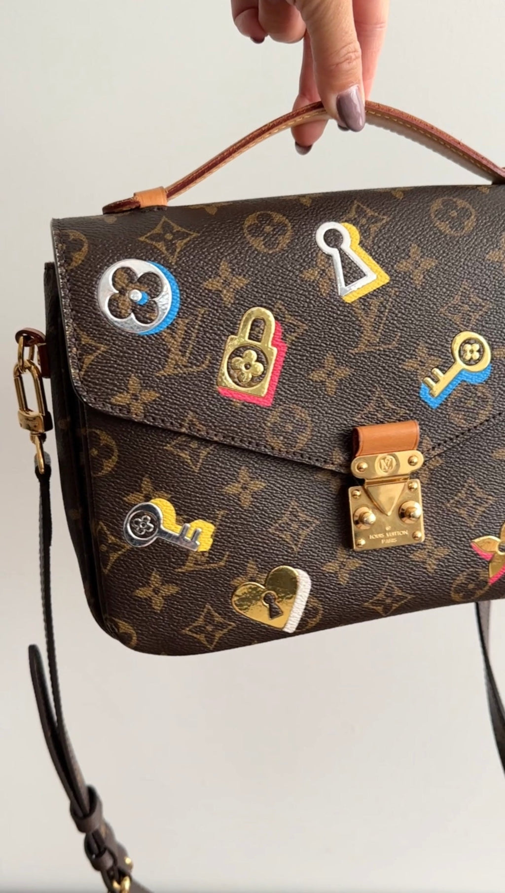 Louis Vuitton Limited Edition Pochette Metis Love Lock