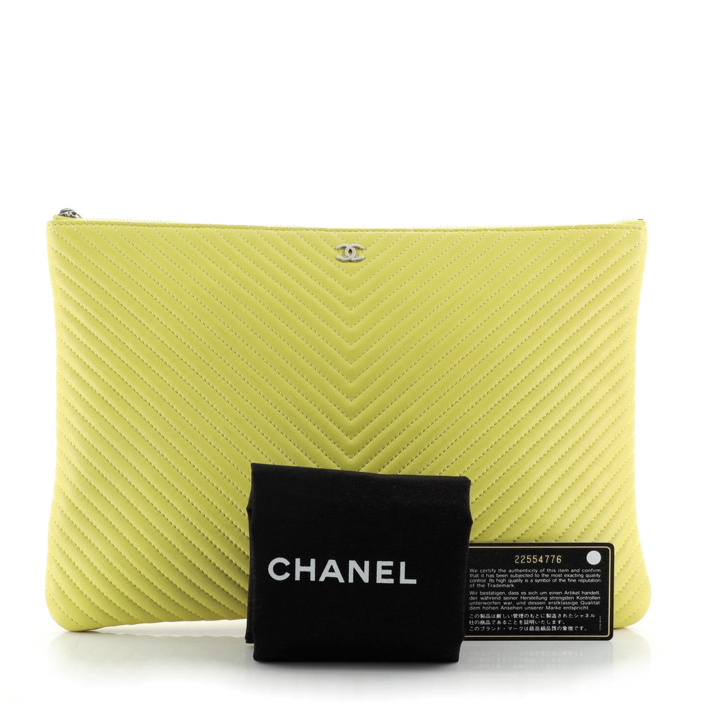 O Case Clutch Chevron Calfskin Large