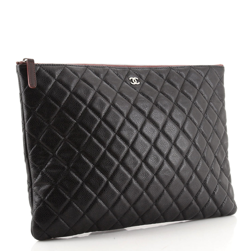 O Case Clutch Quilted Caviar Large
