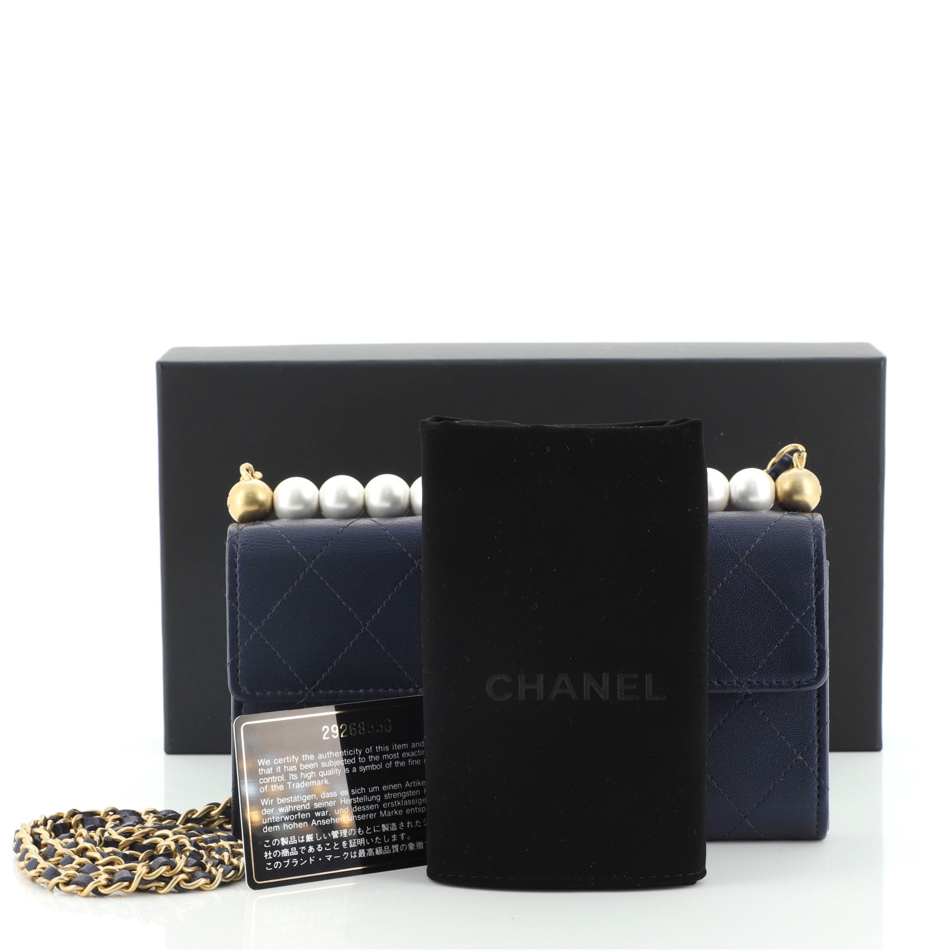 Chic Pearls Clutch with Chain Quilted Goatskin