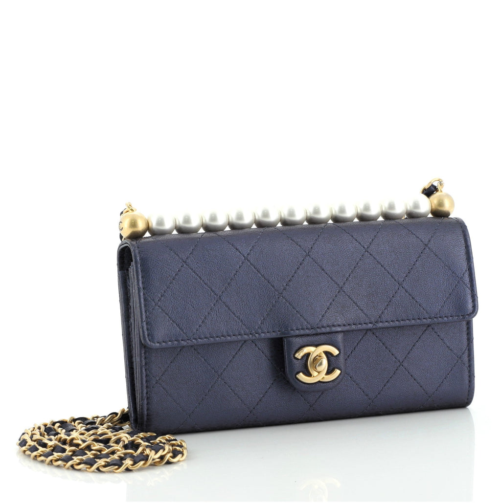 Chic Pearls Clutch with Chain Quilted Goatskin