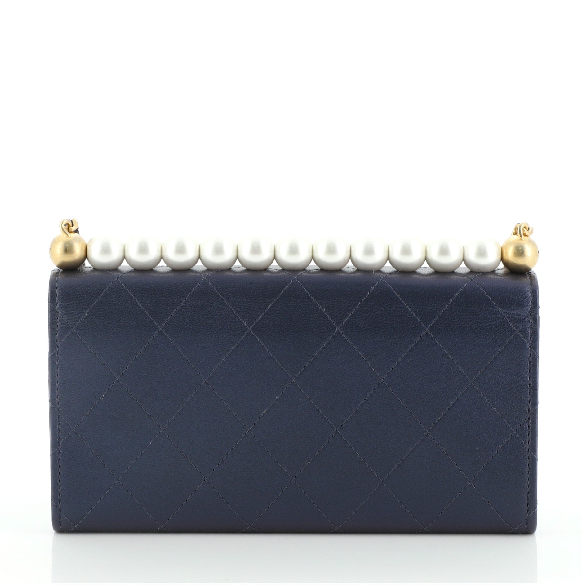 Chic Pearls Clutch with Chain Quilted Goatskin