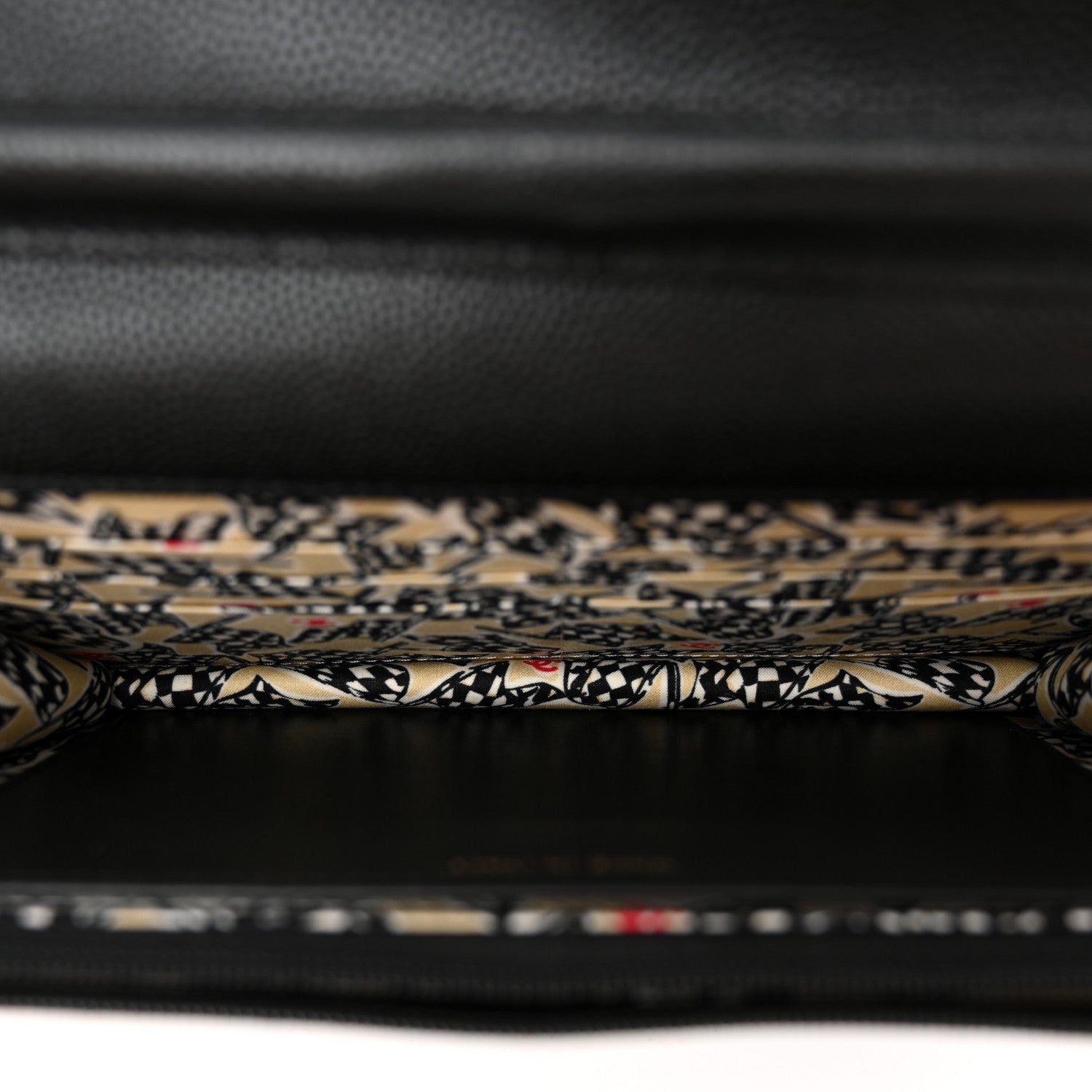 Caviar Quilted Striated CC Wallet On Chain WOC Black