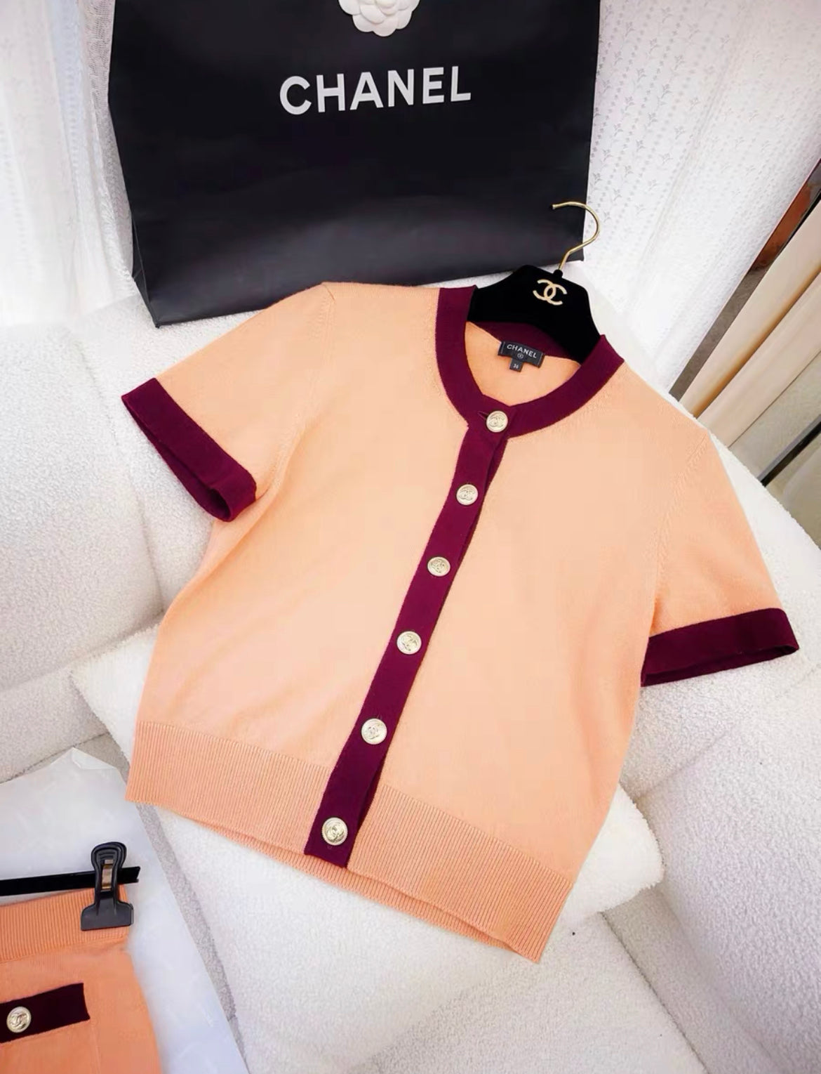 Chanel 20A orange red cashmere igan and shorts size 36