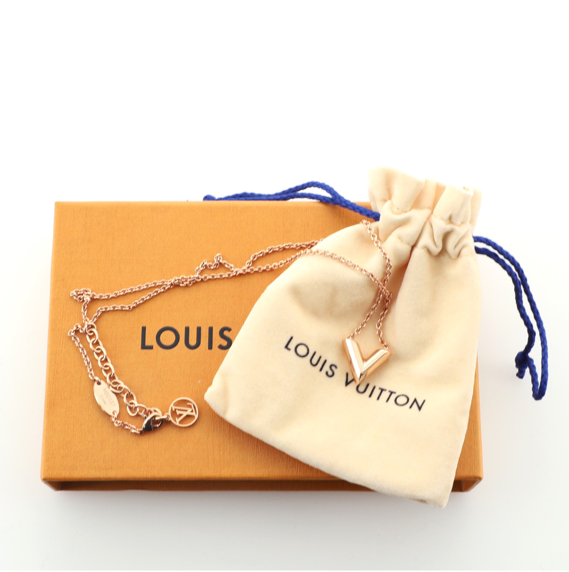 Essential V Necklace Metal