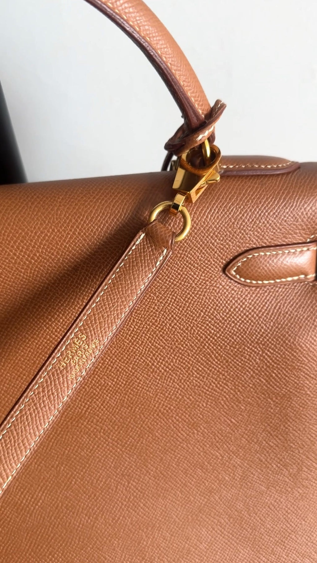 Hermes Vintage 1997 Kelly 32 Gold Courchevel Sellier Bag GHW