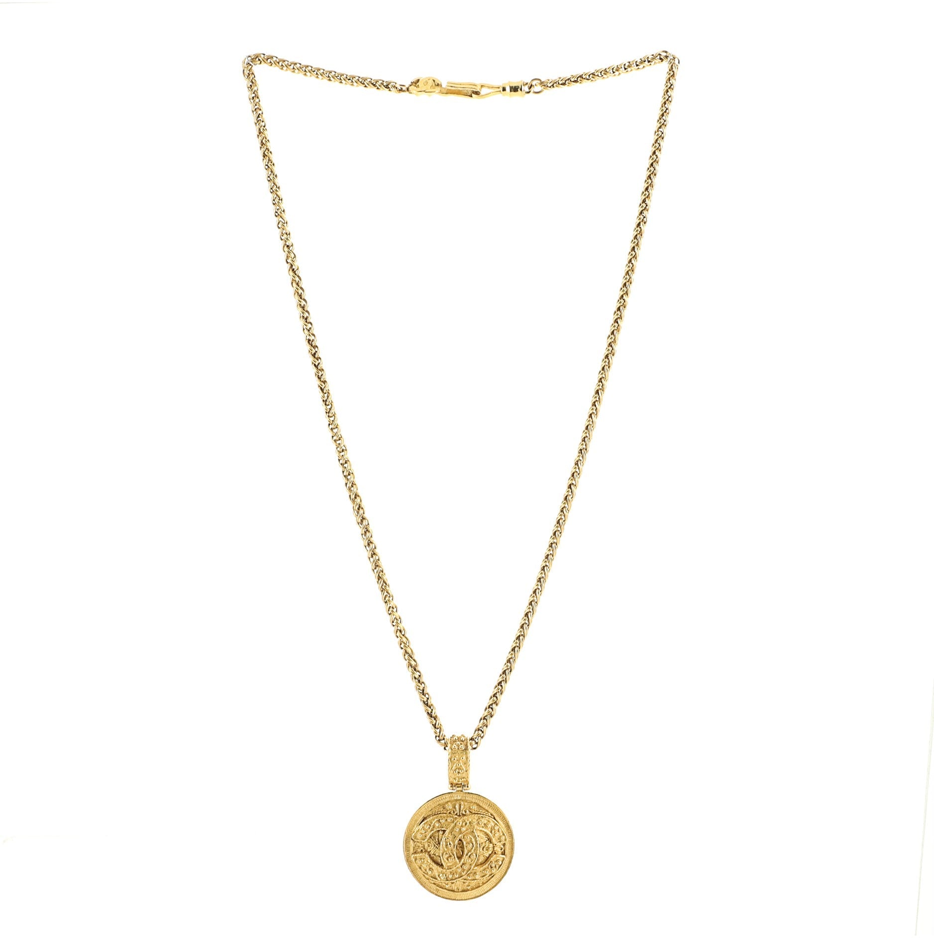 Medallion Pendant Necklace Metal