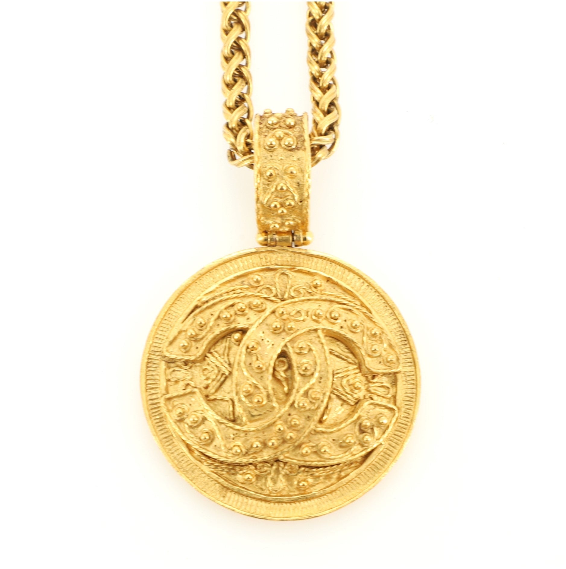Medallion Pendant Necklace Metal