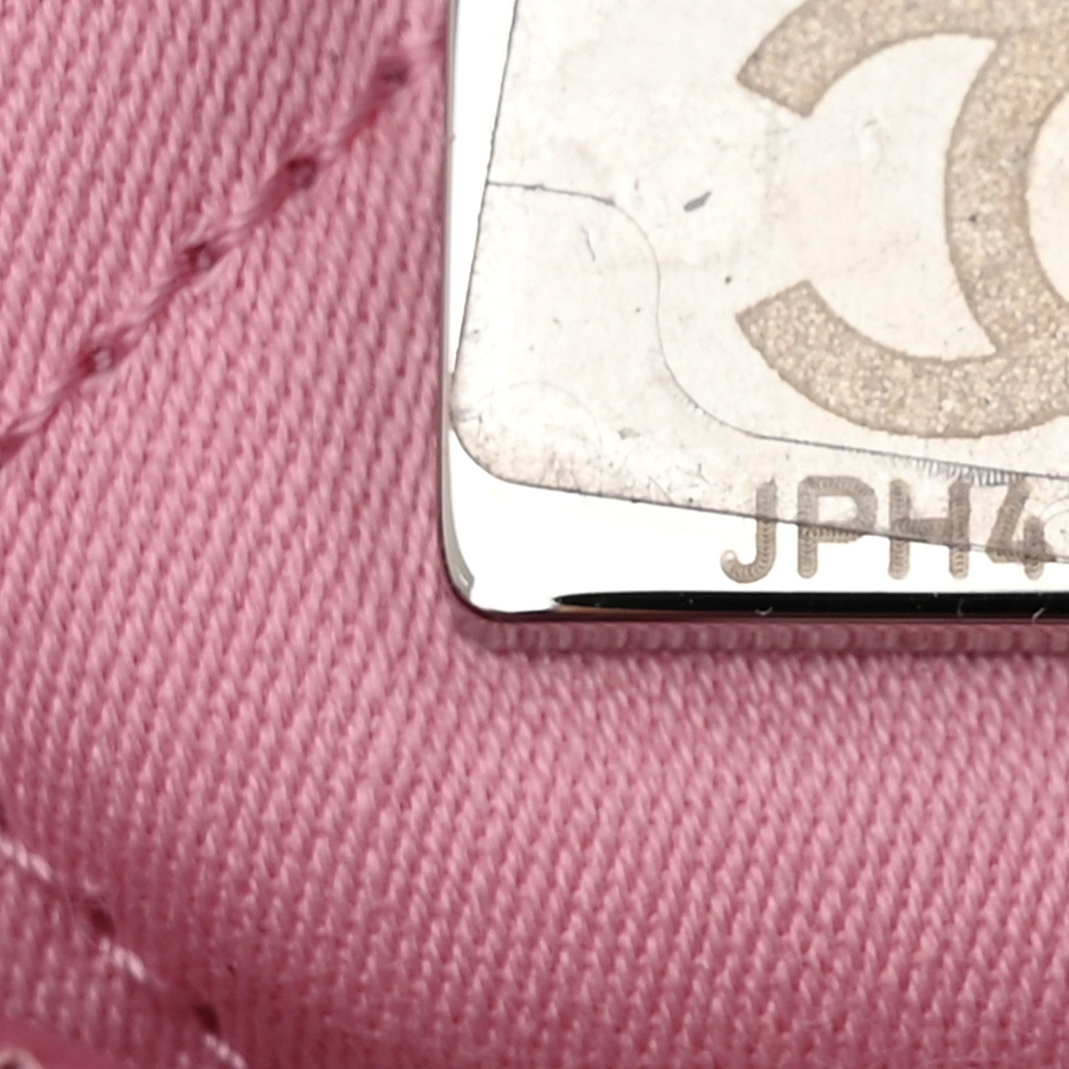 Metallic Lambskin Lacquered Monochrome Quilted Mini Chanel 22 Pink
