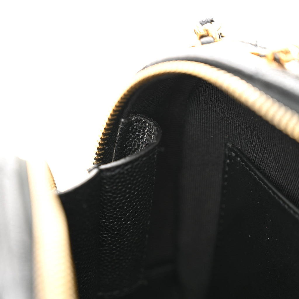 Caviar Quilted CC Vanity Case Black