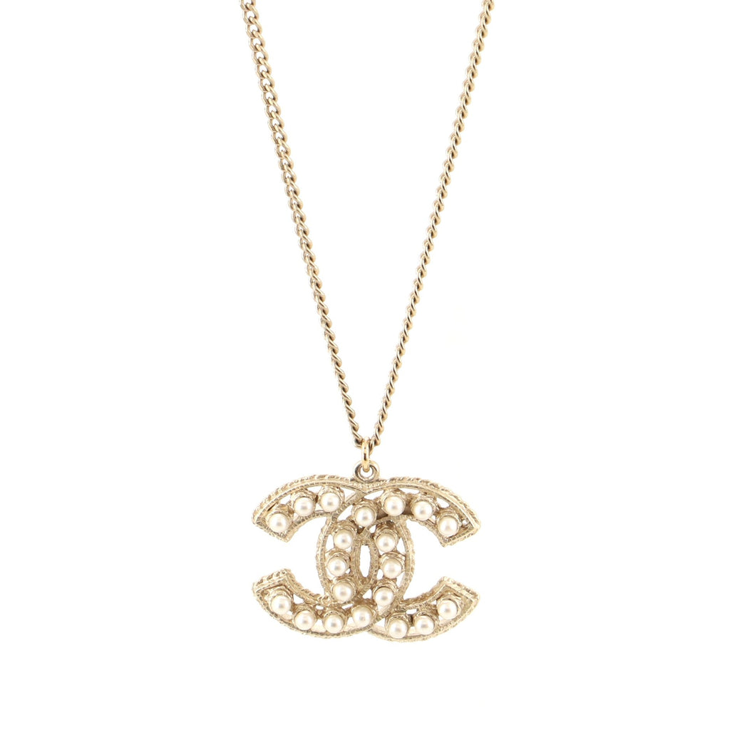 CC Pendant Necklace Faux Pearl with Embellished Metal