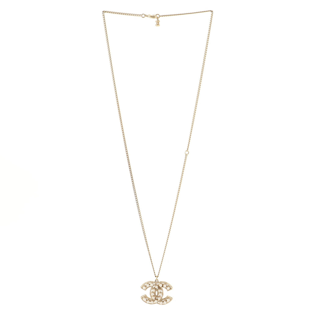 CC Pendant Necklace Faux Pearl with Embellished Metal