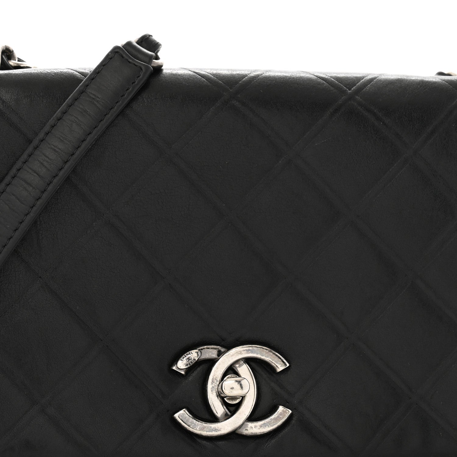 Calfskin Diamond Embossed Small New Chic Flap Black