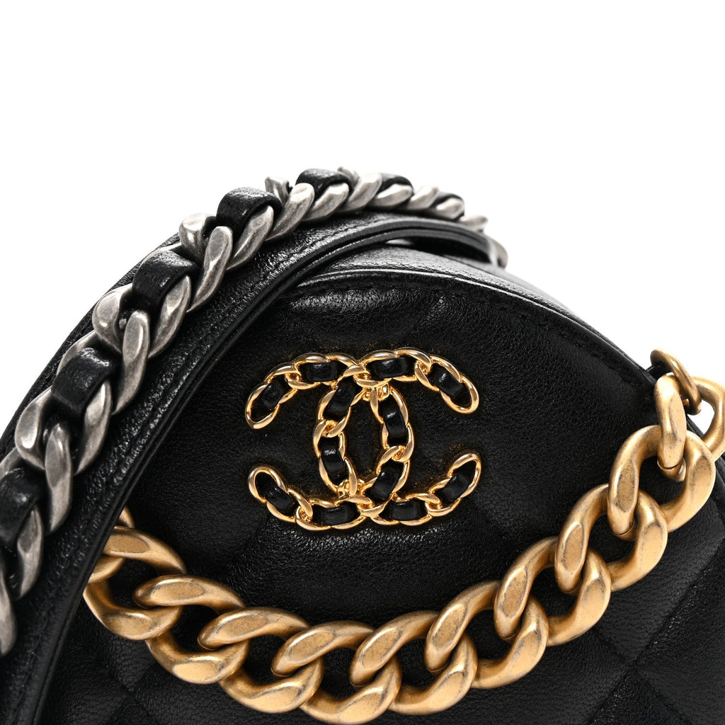 Shiny Goatskin Quilted Chanel 19 Round Clutch With Chain Black
