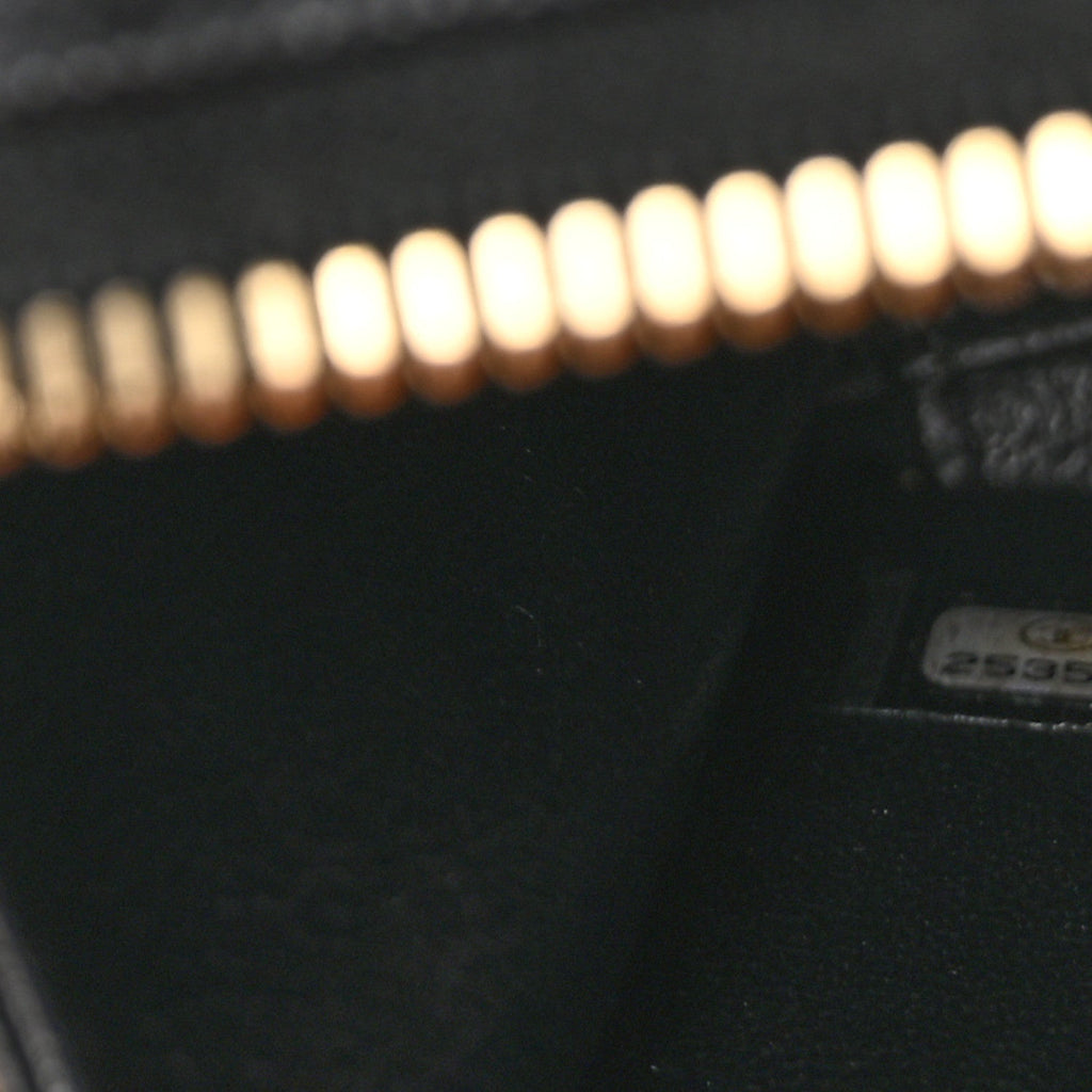 Caviar Quilted Small CC Filigree Vanity Case Black
