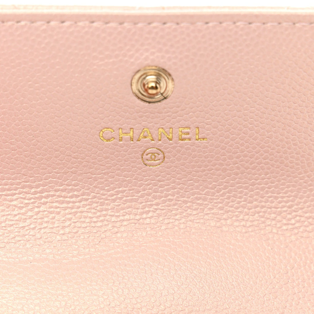 Iridescent Caviar Quilted Pearl On Top Coin Purse With Chain Light Pink
