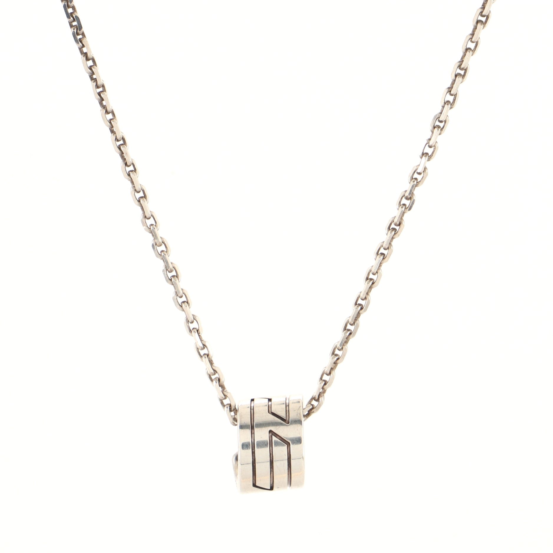 Round Pendant Necklace Metal