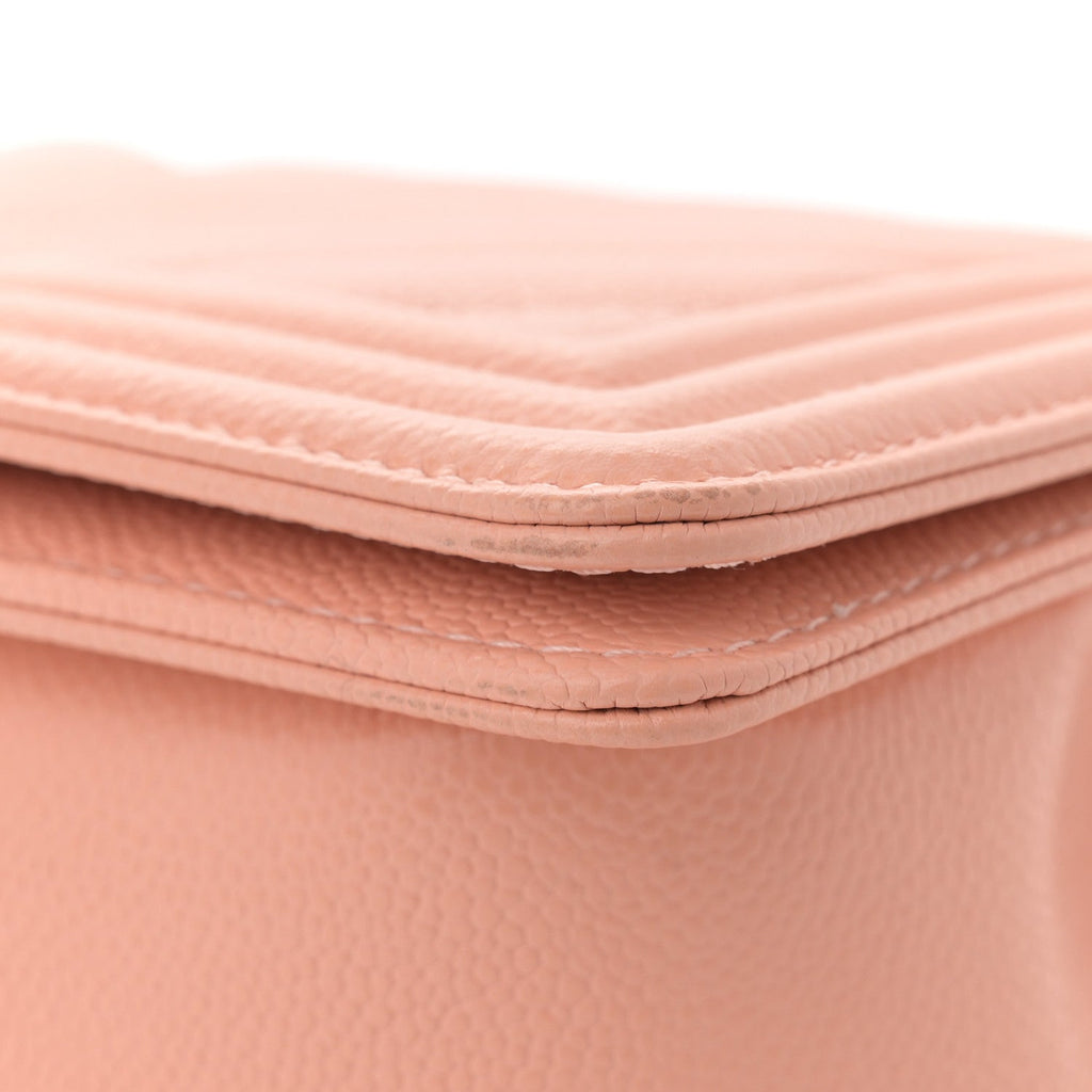 Caviar Chevron Quilted Medium Boy Flap Light Pink