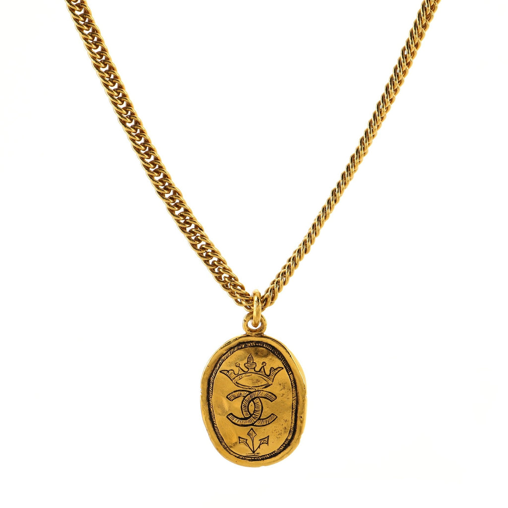Vintage CC Crest Oval Pendant Necklace Metal