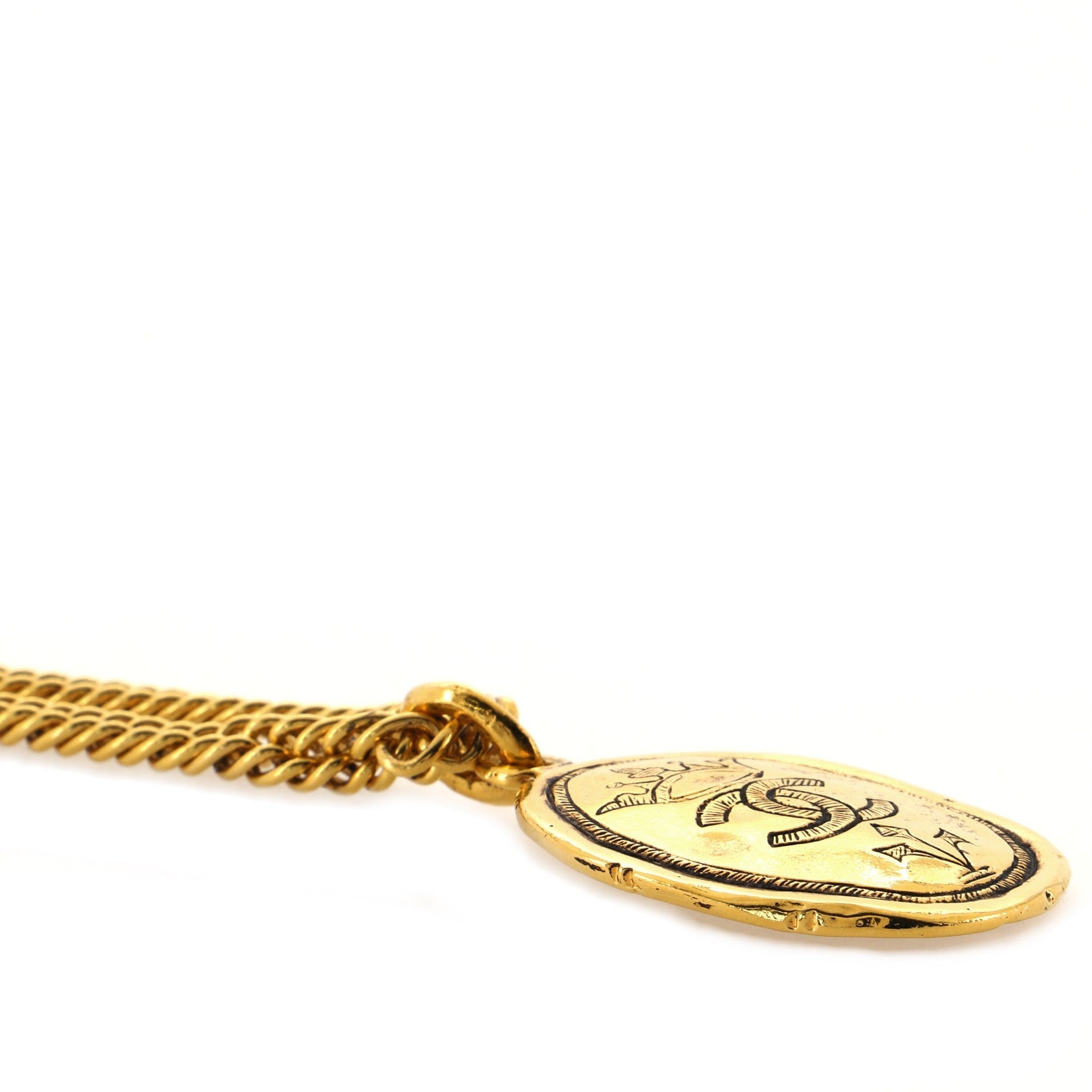 Vintage CC Crest Oval Pendant Necklace Metal