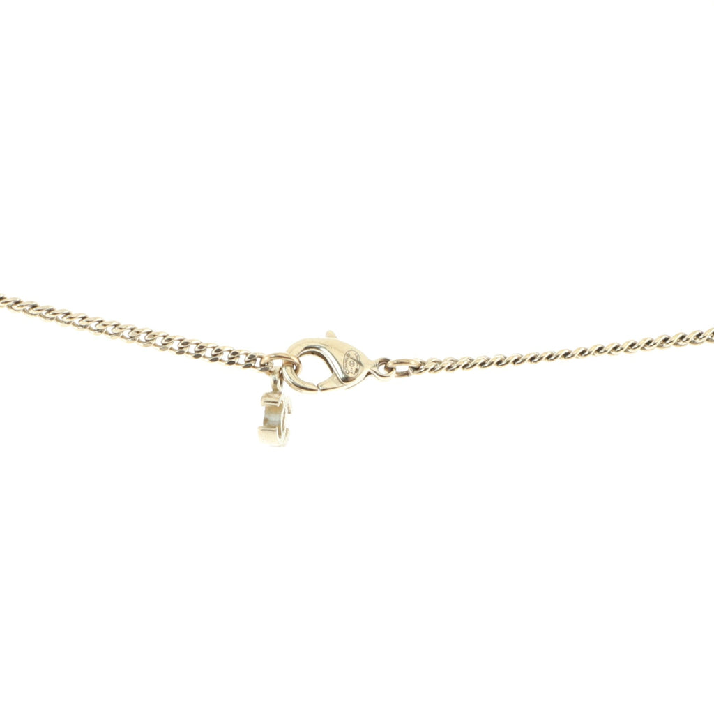Cut Out Silhouette Round Pendant Necklace Metal